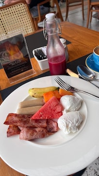 Included buffet and menu options
