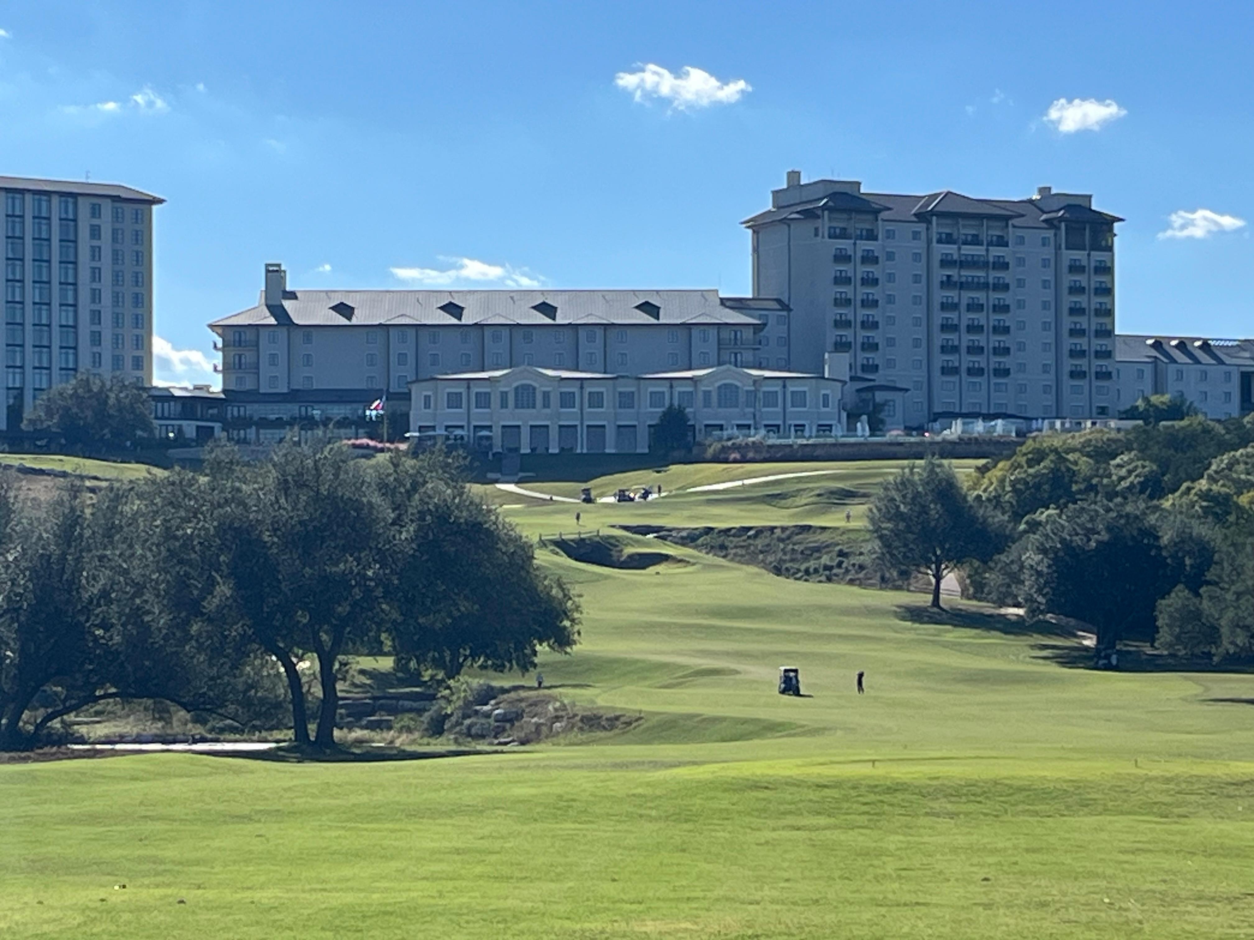 18th hole, Foothills course