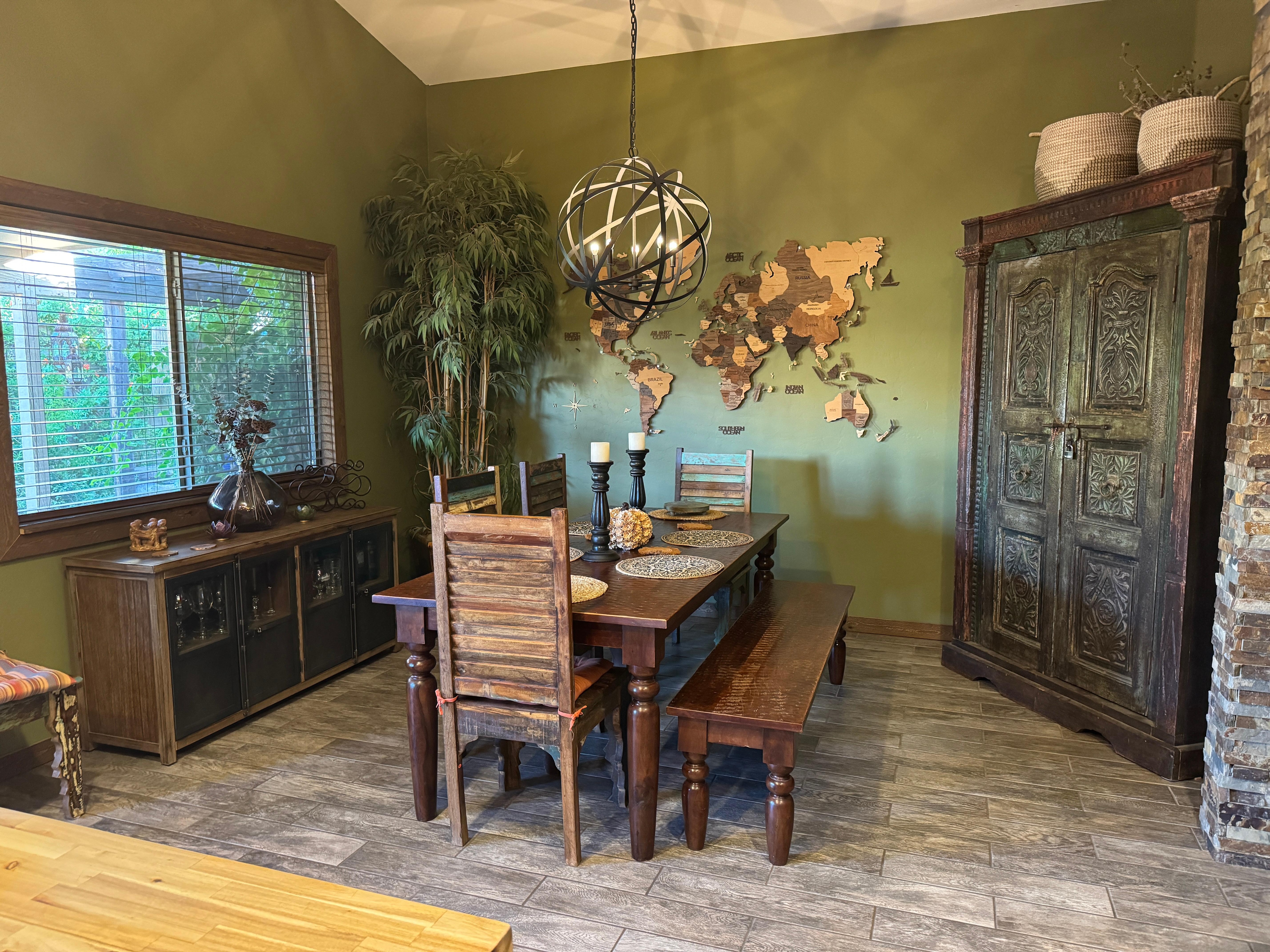 Gorgeous dining room!