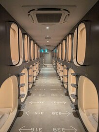 宇宙船みたい
スリッパ有り
ロッカー別の階に有り