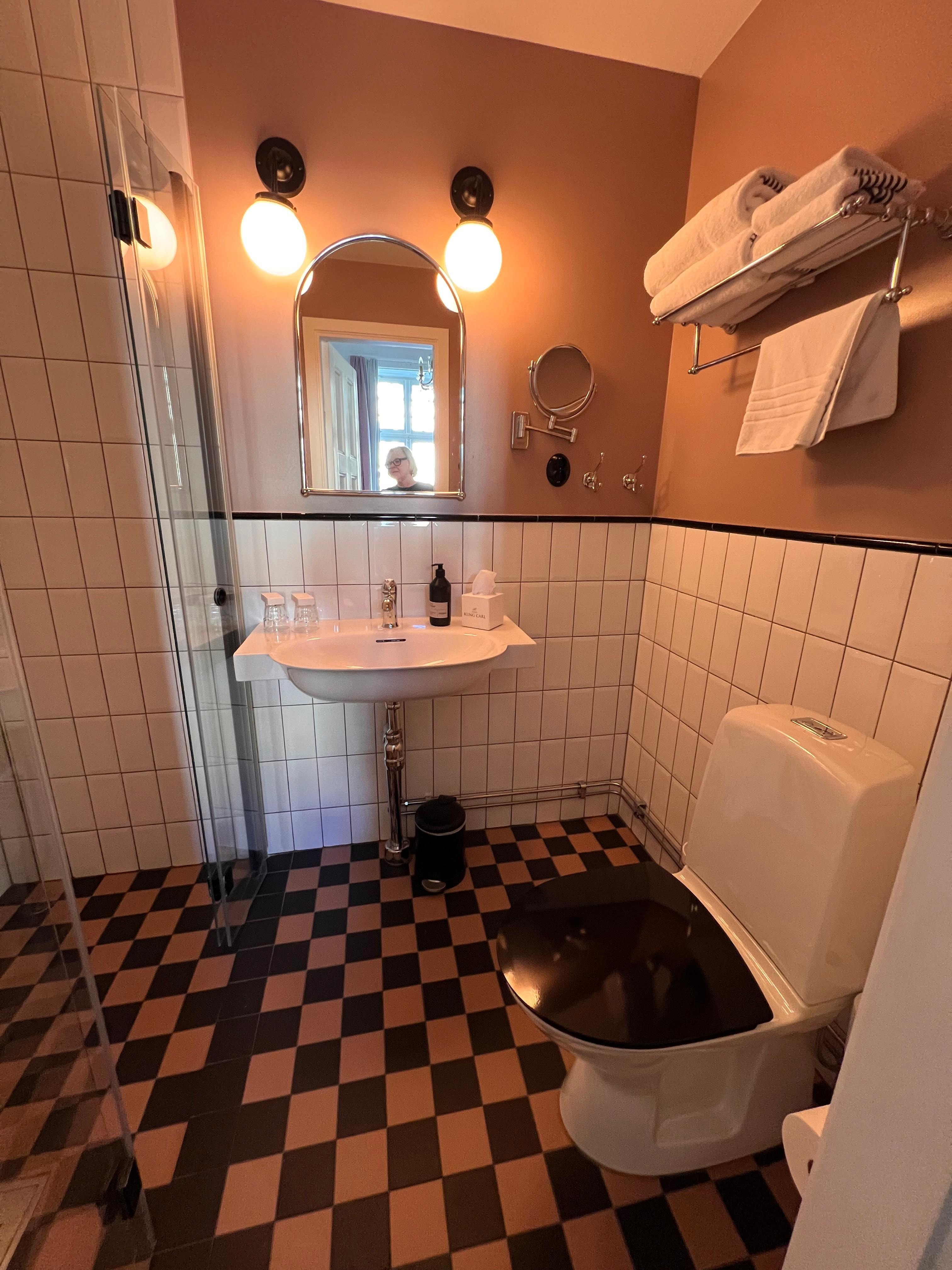 Badrum m dusch o toalett