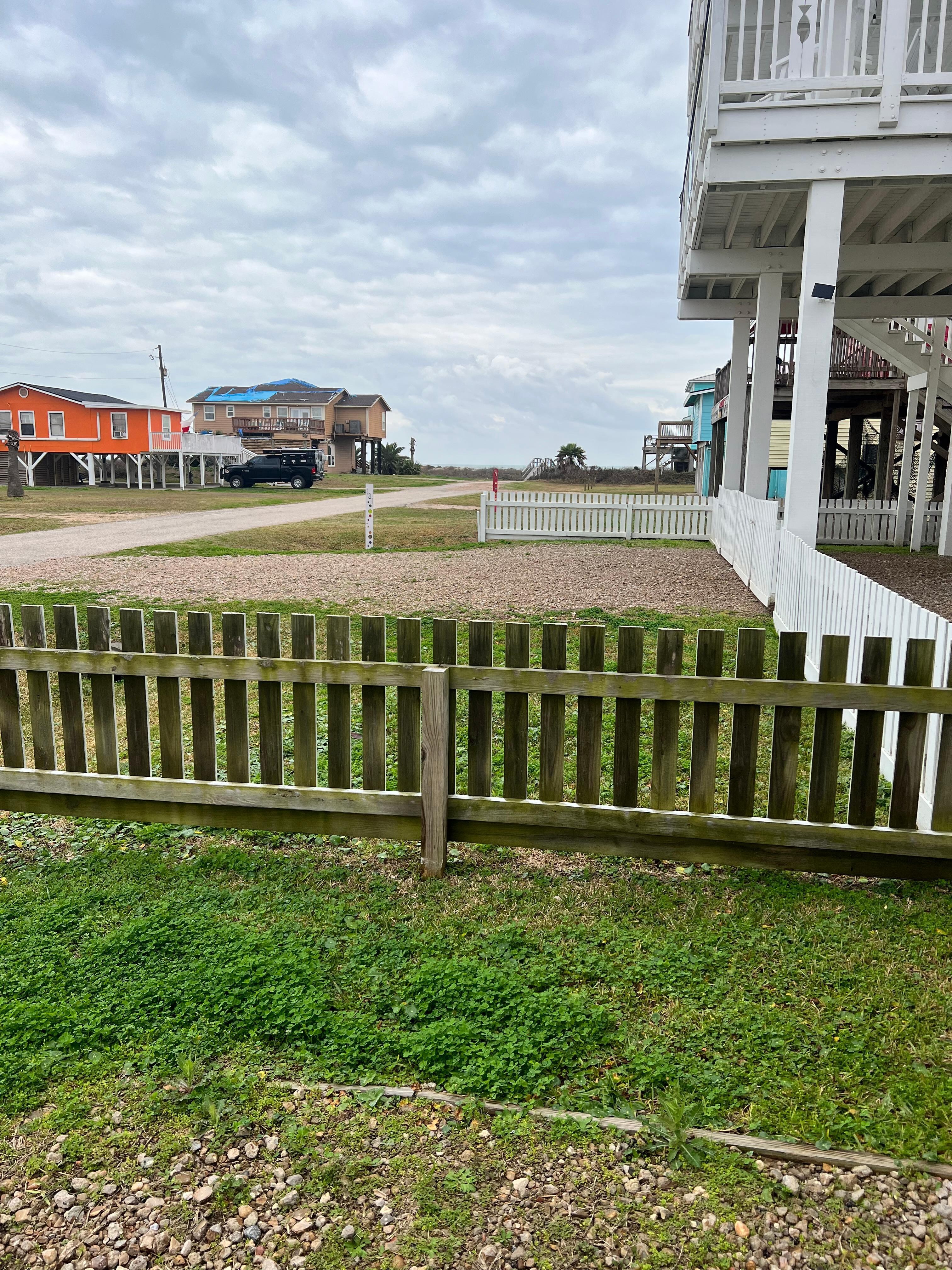 Distance from house to beach entrance 