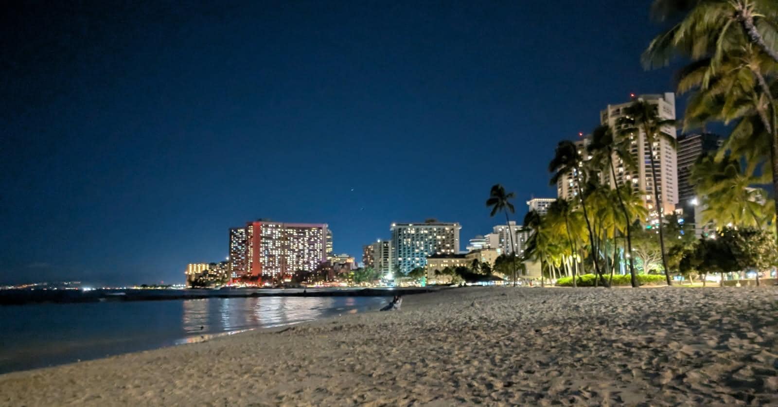 Hyatt place is only 5 minute walk to waikiki beach and shopping centers!