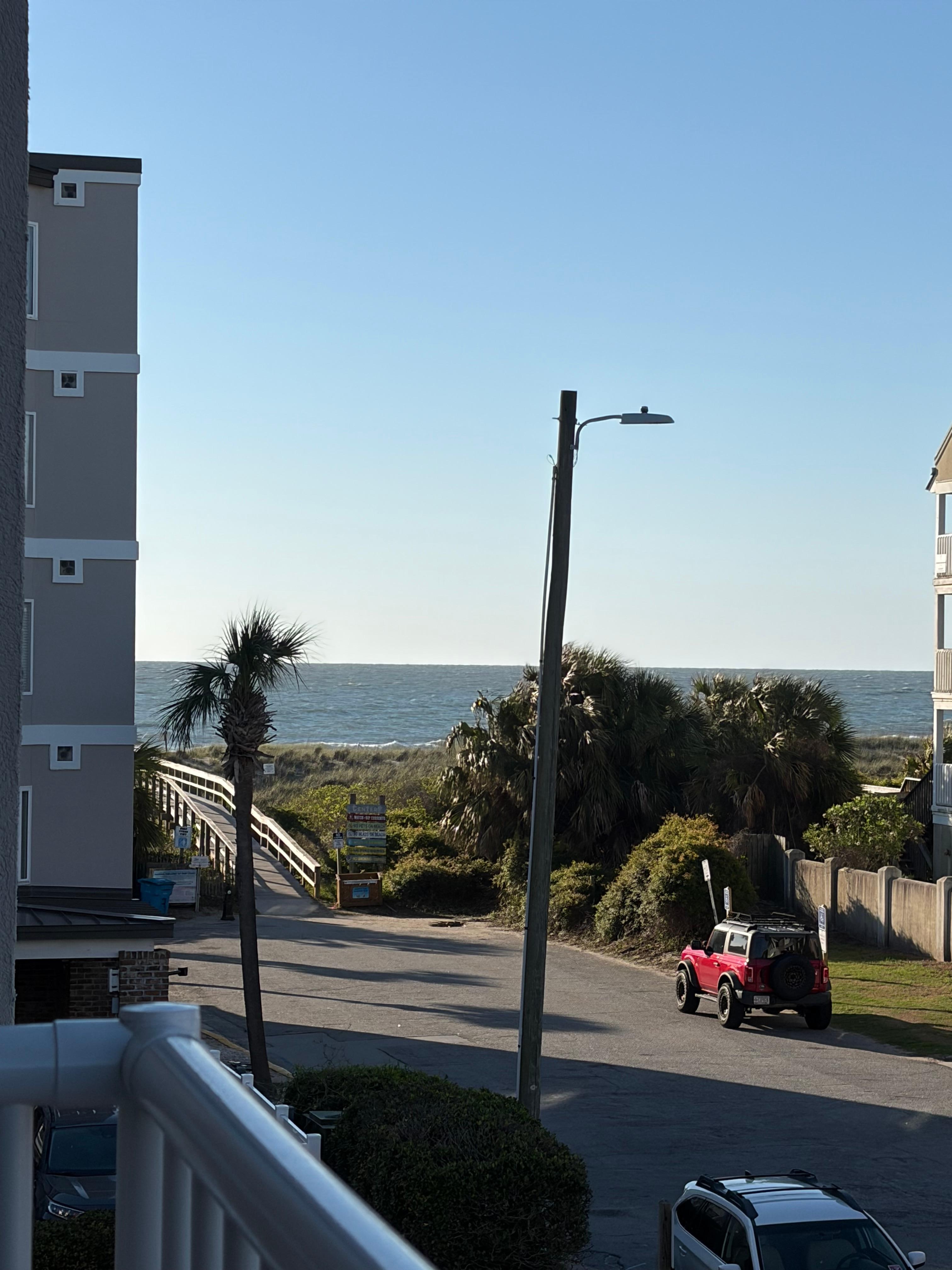 Side view of ocean