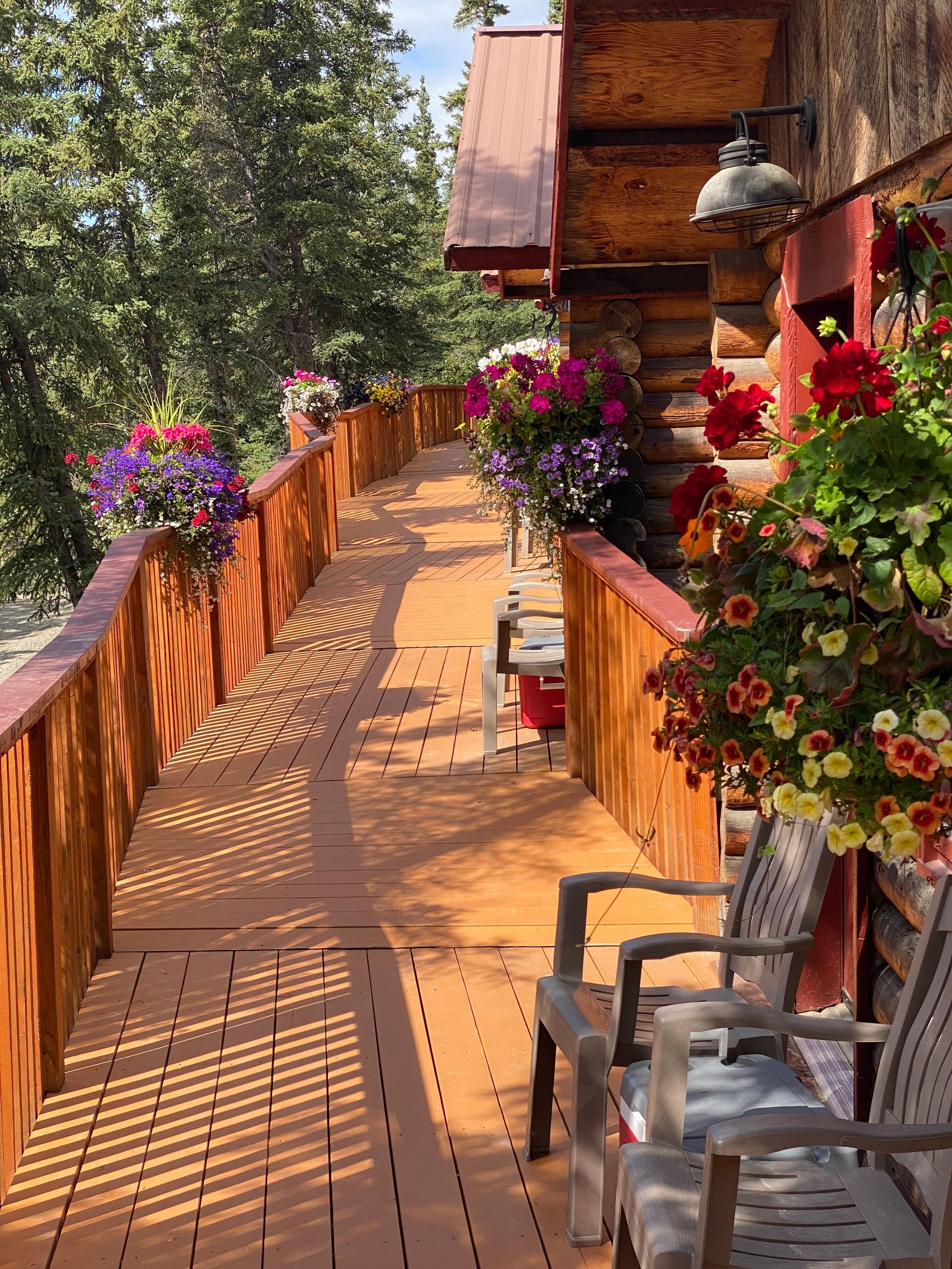 The porch connecting several of the cabins 