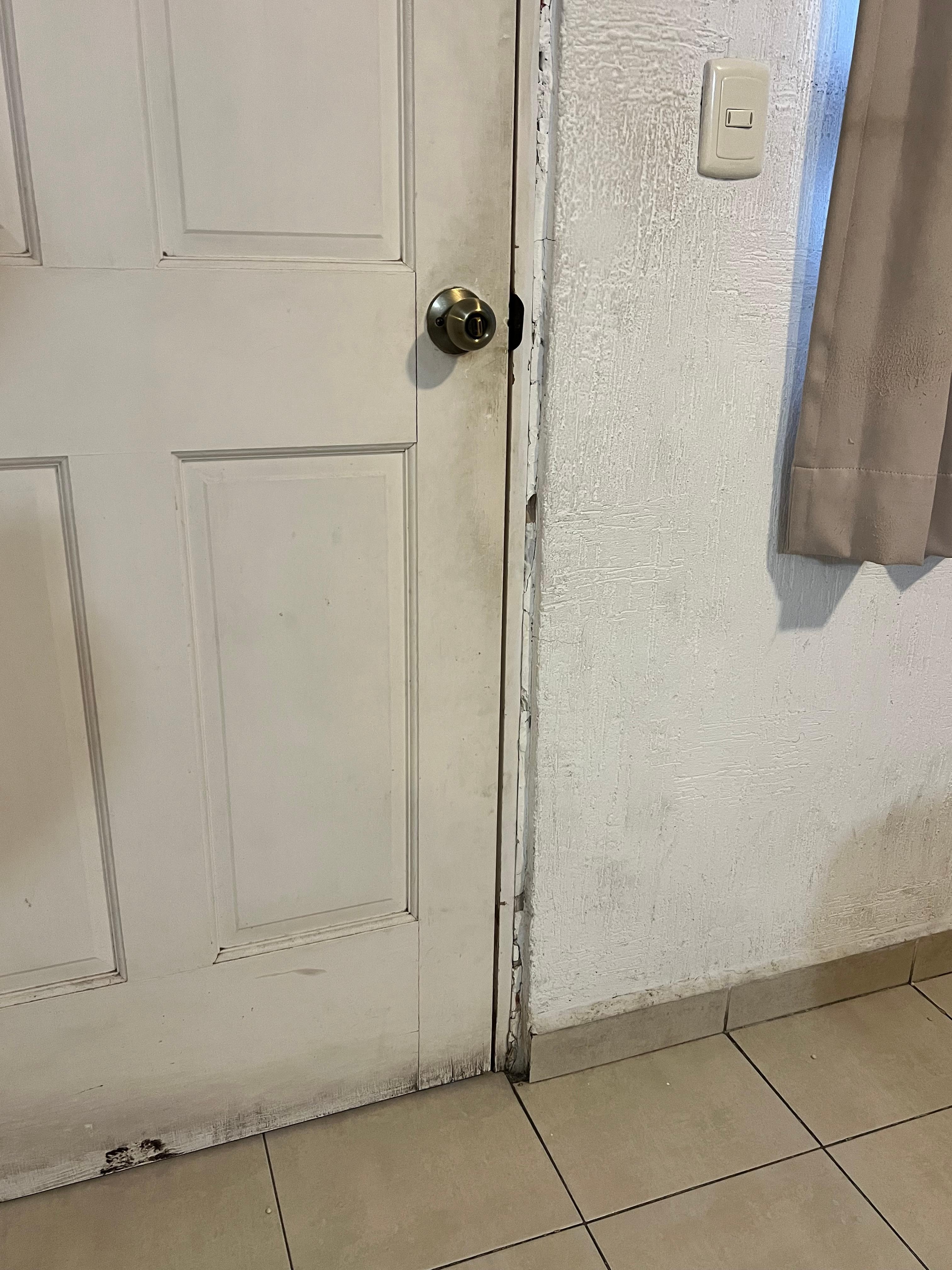 Así se sucio está toda la habitación 