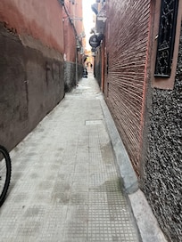 Entrance, looking from riad towards rue de banques