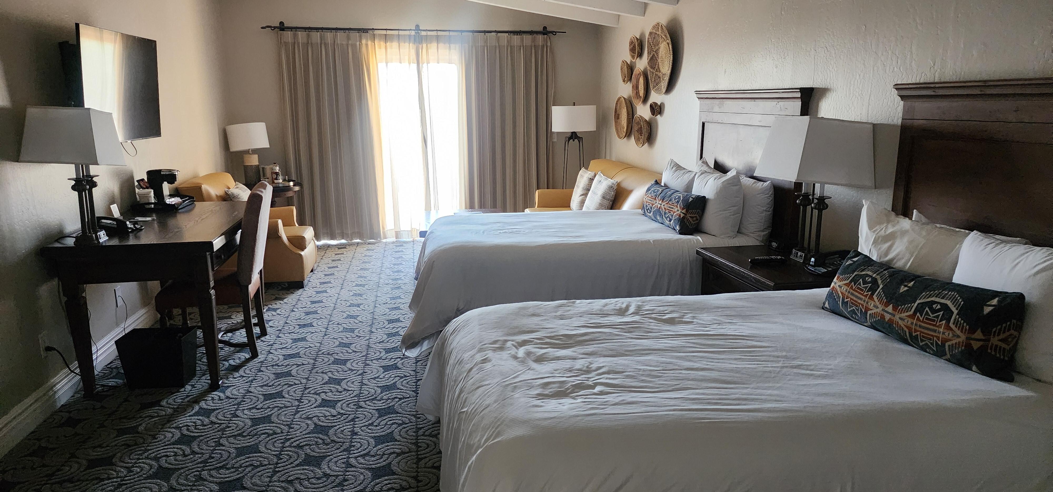 Casita Junior Double Bed suite. 650SqFt. Had large bathroom with walk in shower. Mini fridge. Bar area and additional sink. Balcony.