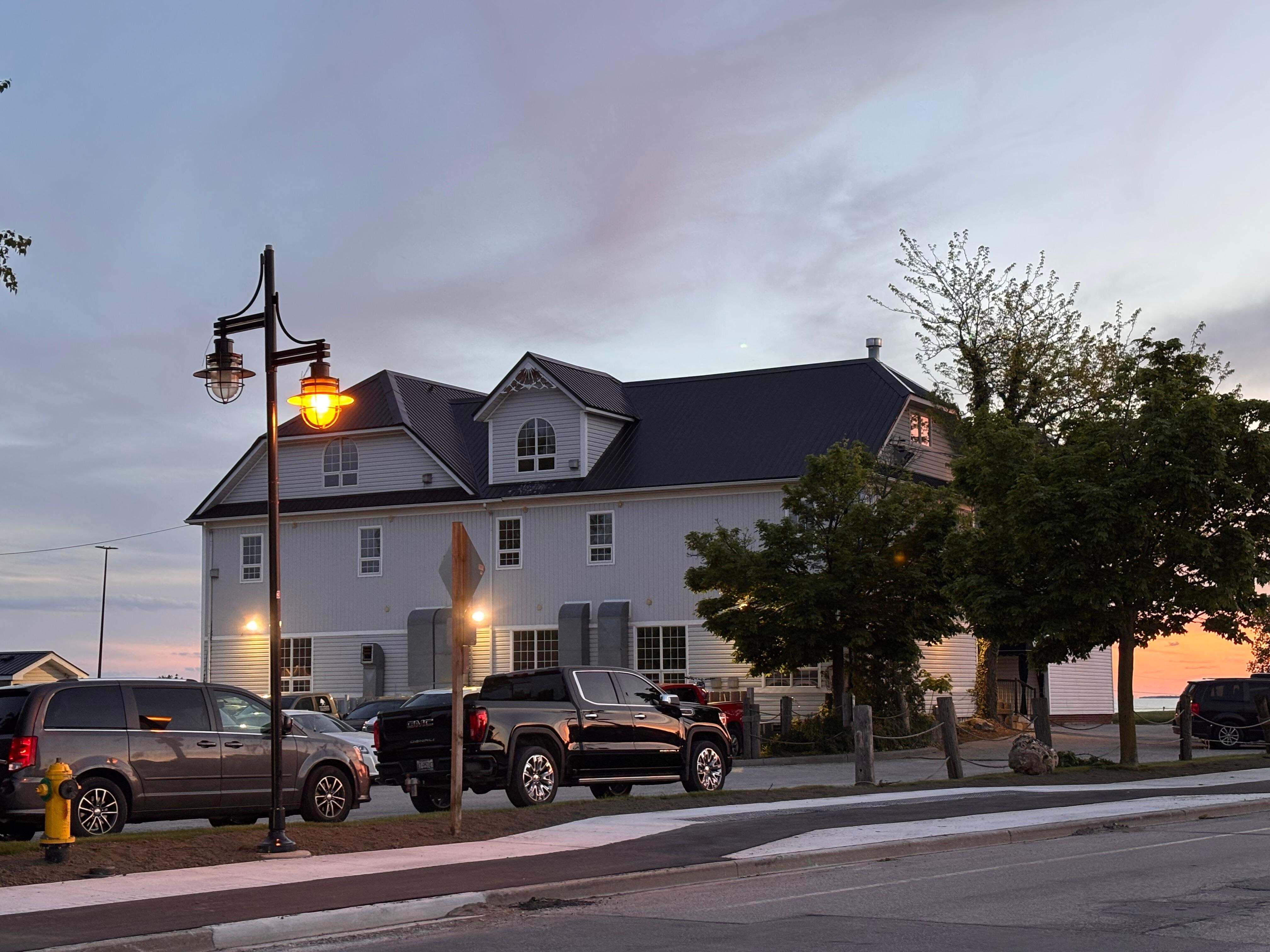 Seacliffe at dusk.