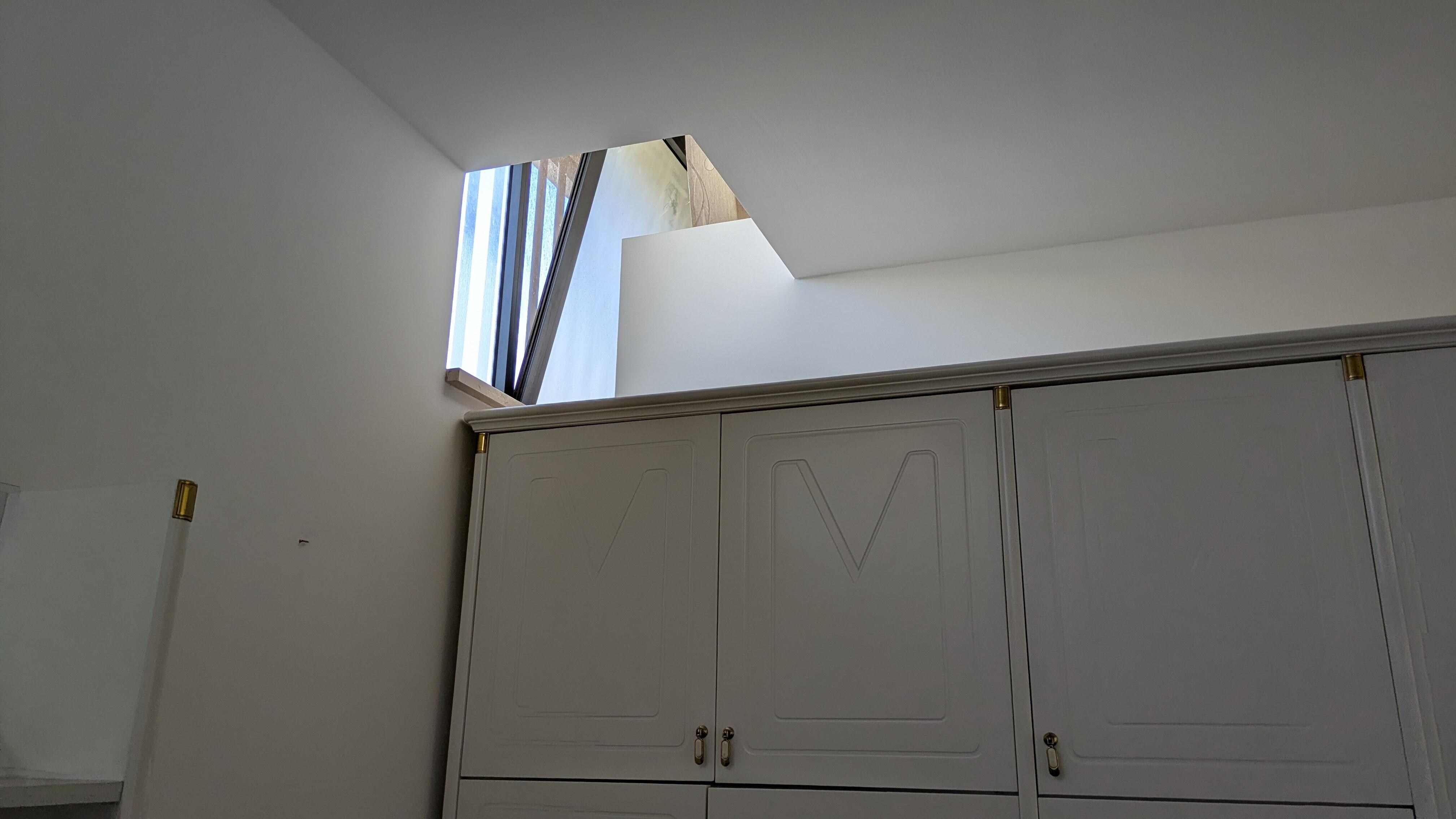 Eclairage "zénithal" et haut de cloison des chambres