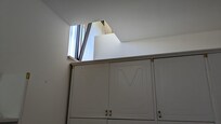 Eclairage "zénithal" et haut de cloison des chambres