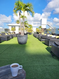 Terrasse sur le toît de l'hôtel Lincoln Arms