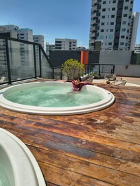 Piscina e Jacuzzi
