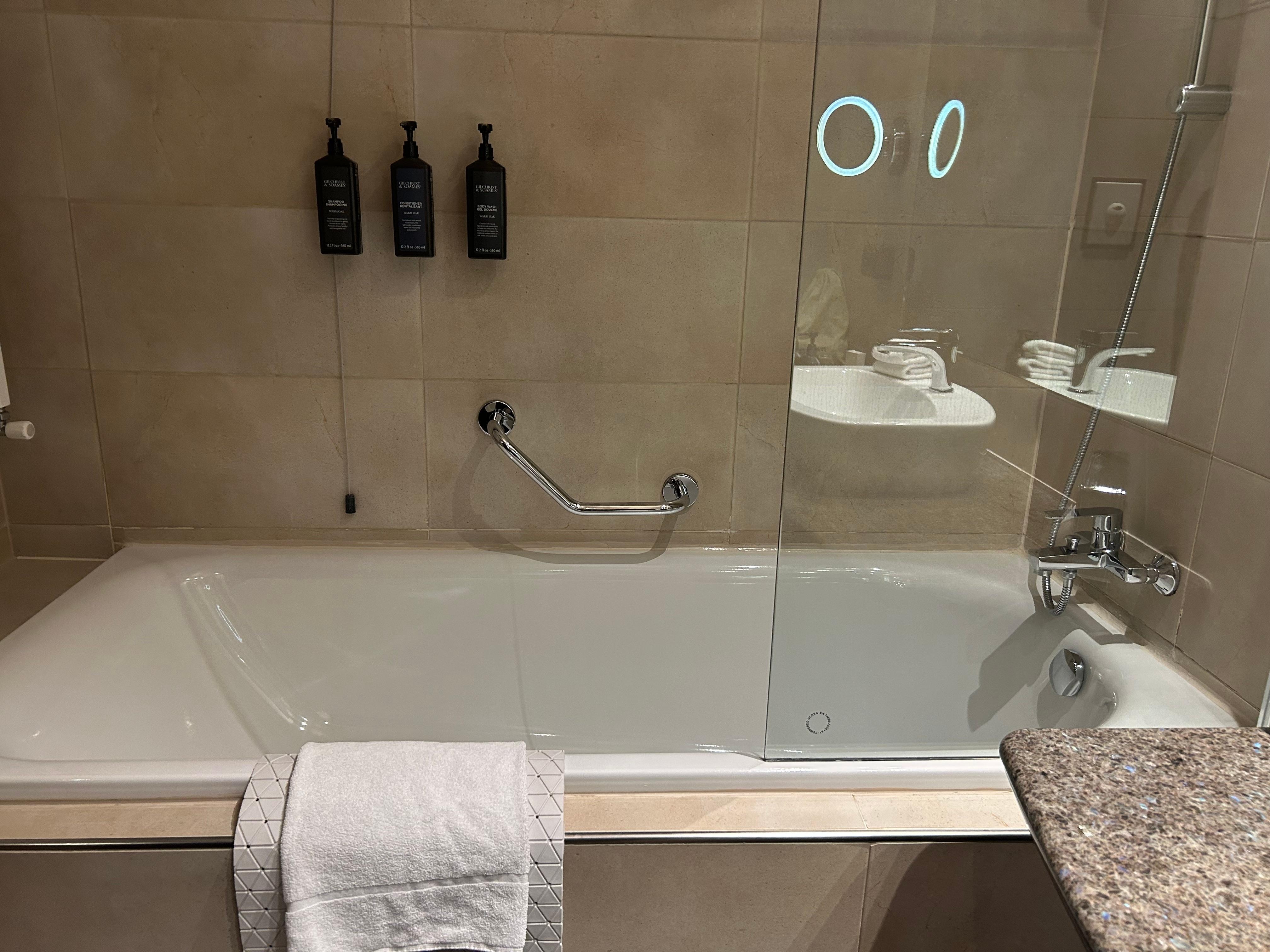 バスタブはゆったり