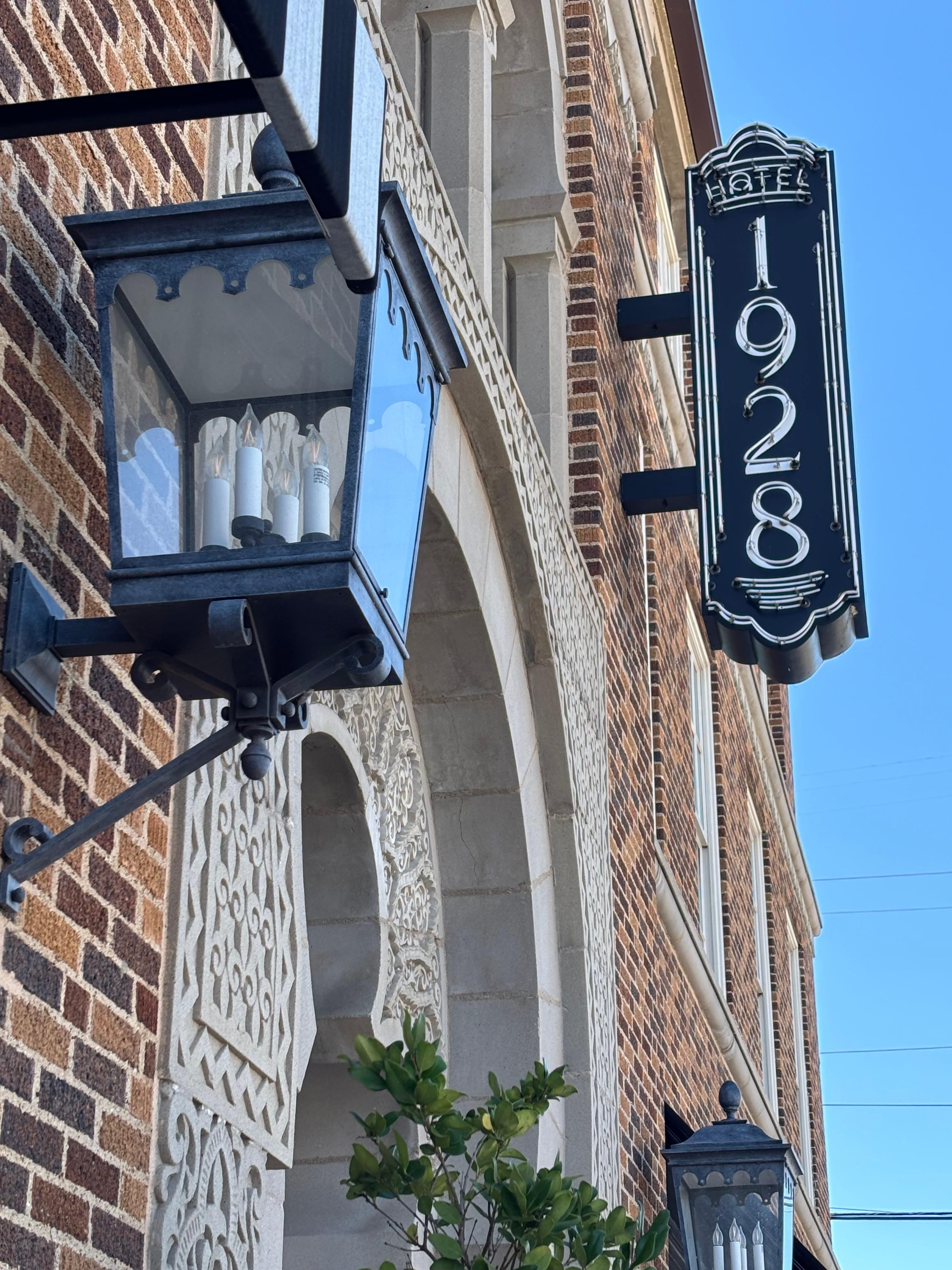 1028 Restaurant and Bar