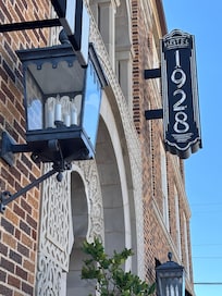 1028 Restaurant and Bar