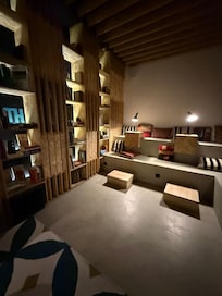 Living room area near lobby