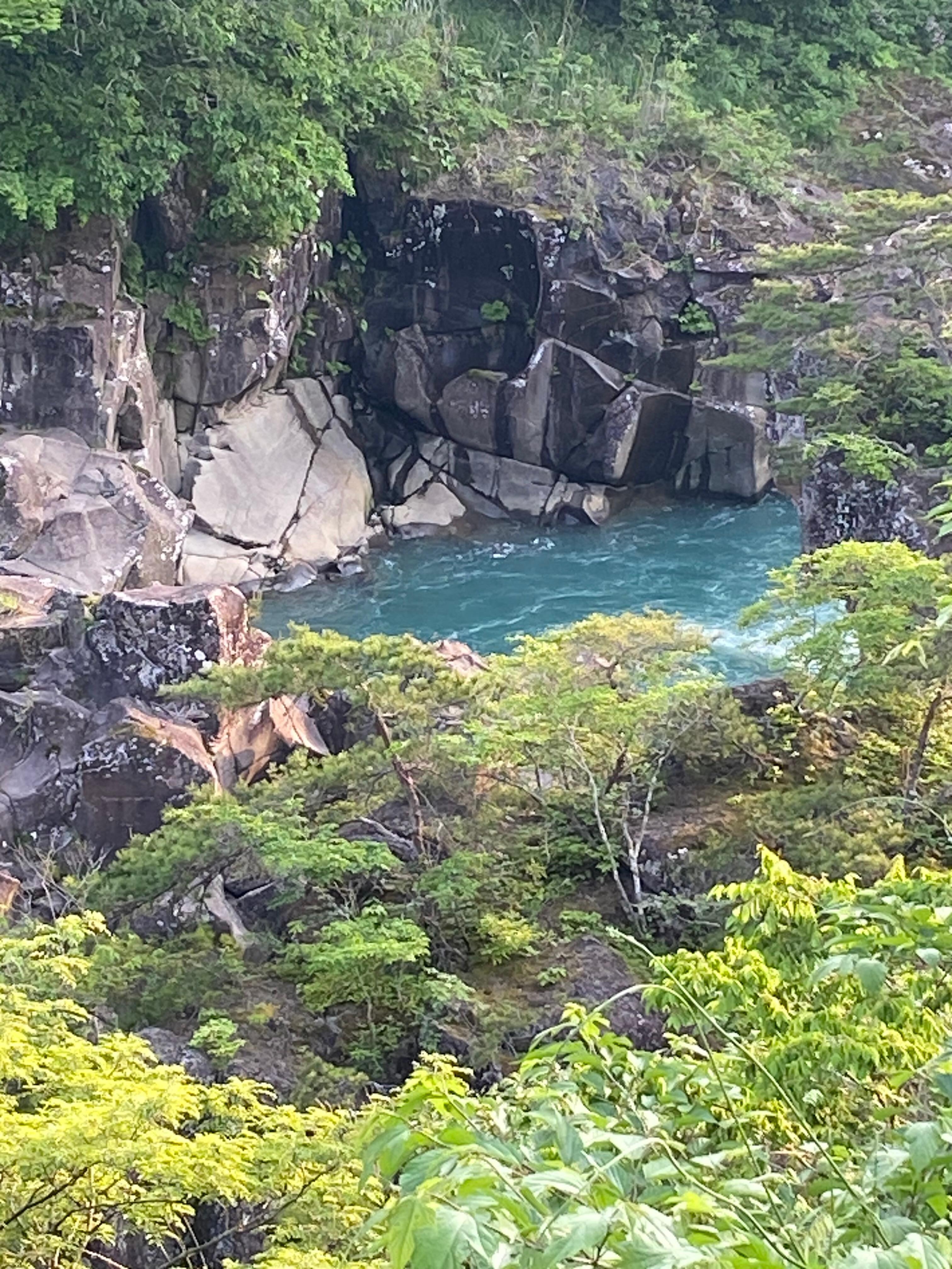川の音が迫力ありホテルから近いしお勧めです。
