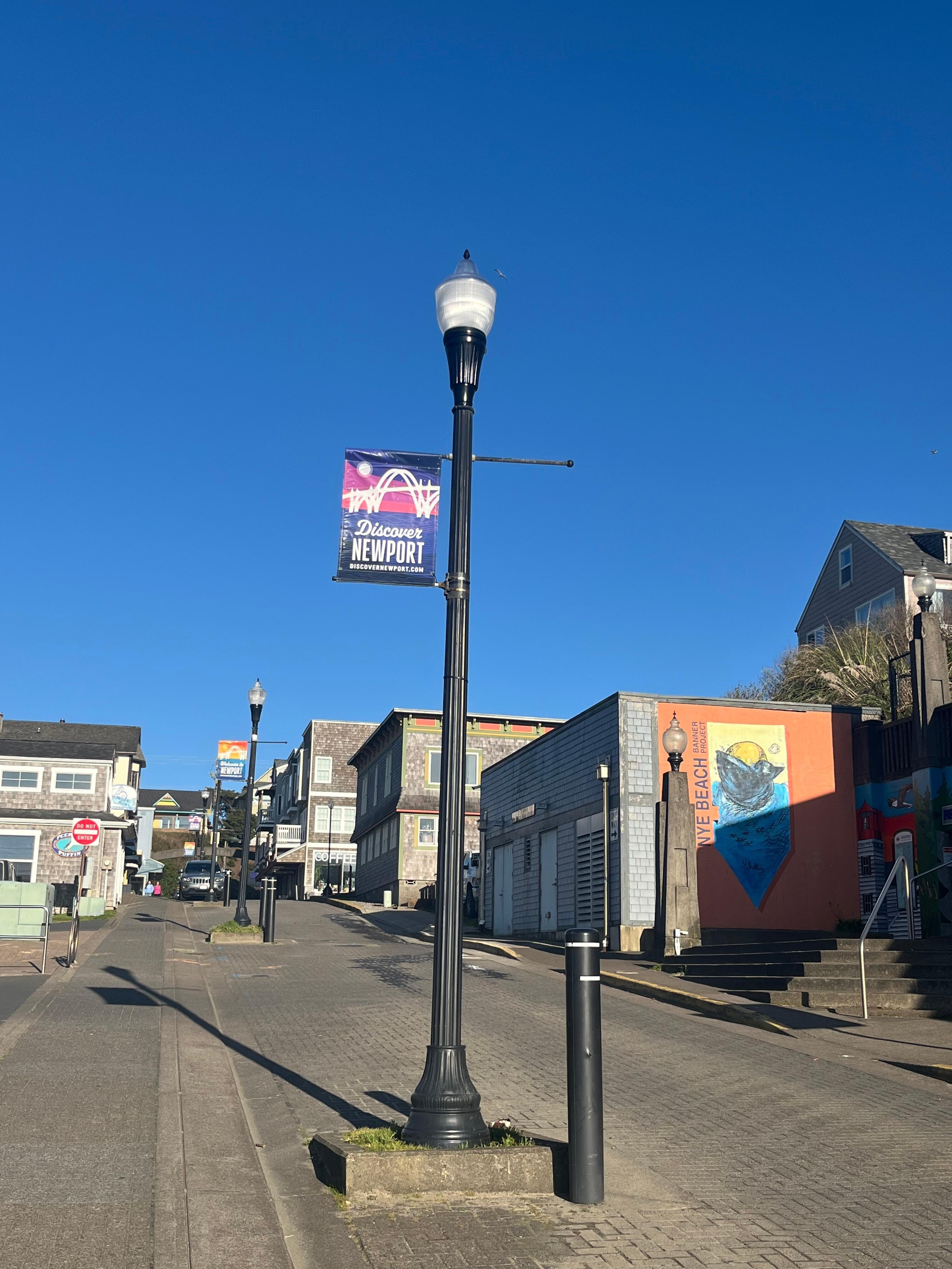 Nye Beach shops and restaurants nearby