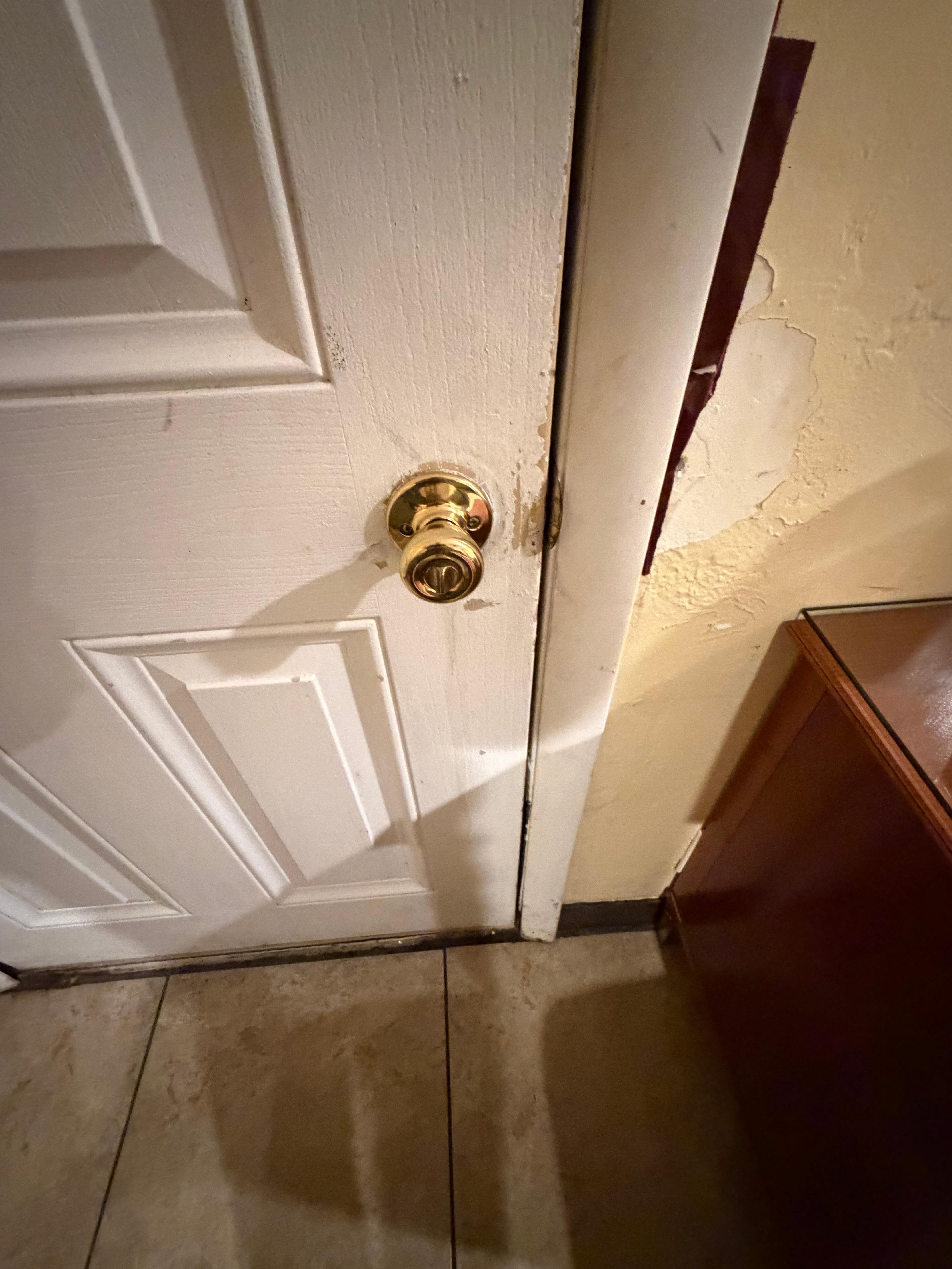 The only lock was on the handset.