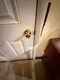 The only lock was on the handset.