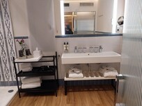 angolo bagno con possibilità di utilizzo in due : tutto doppio