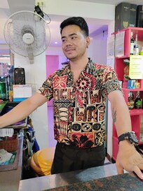 Cute bartender 🤩😍