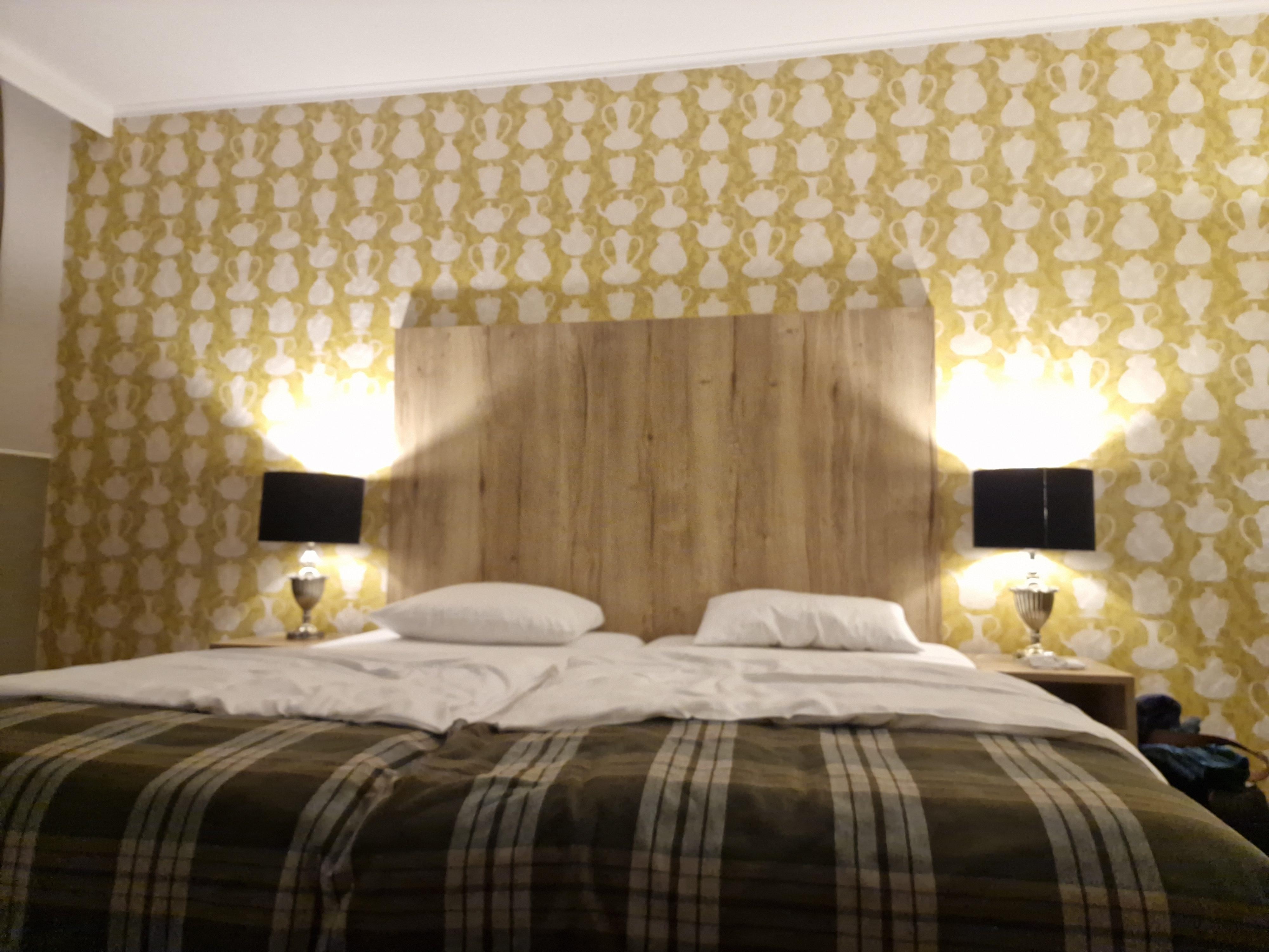 Soverommet med vakker tapet