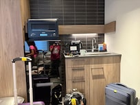 Kitchenette. One hotplate.
