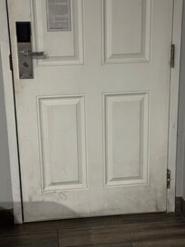 Dirty door. Cleanliness was questionable. Pillows were gross did not use. Towels gross I did not use.