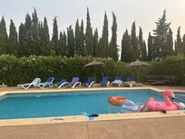 photo of the parasols and seating area in reality