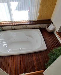 Hot tub in master