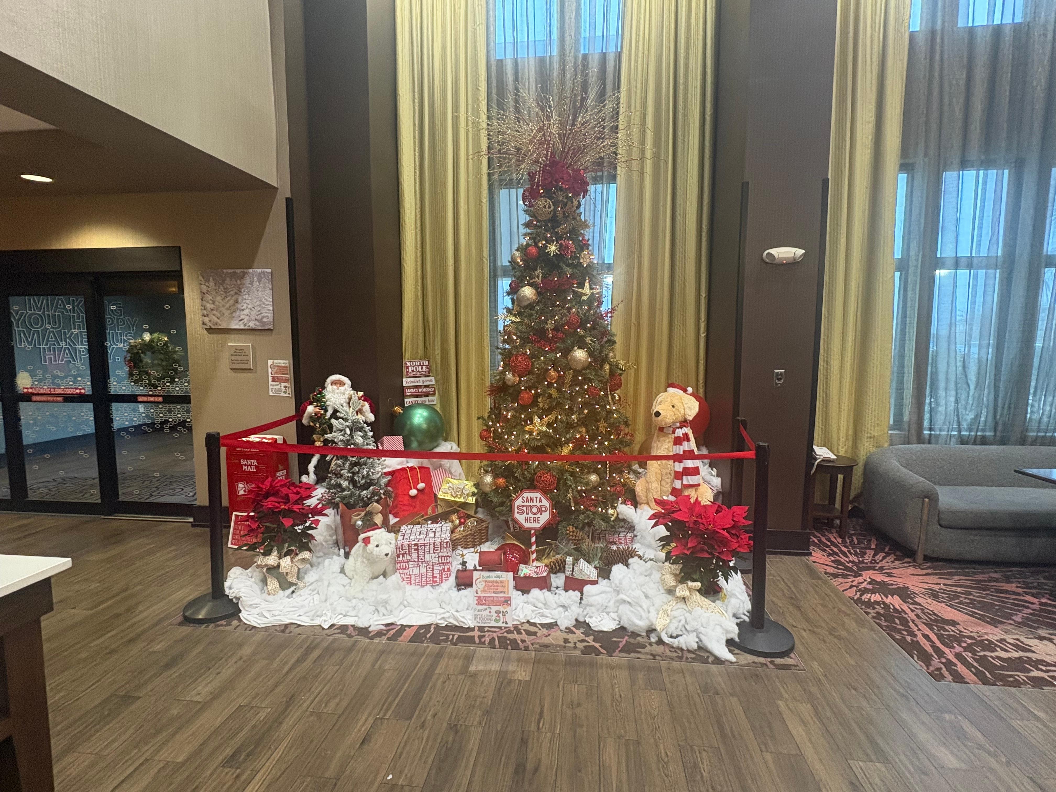 Beautifully decorated for the Christmas Season. 