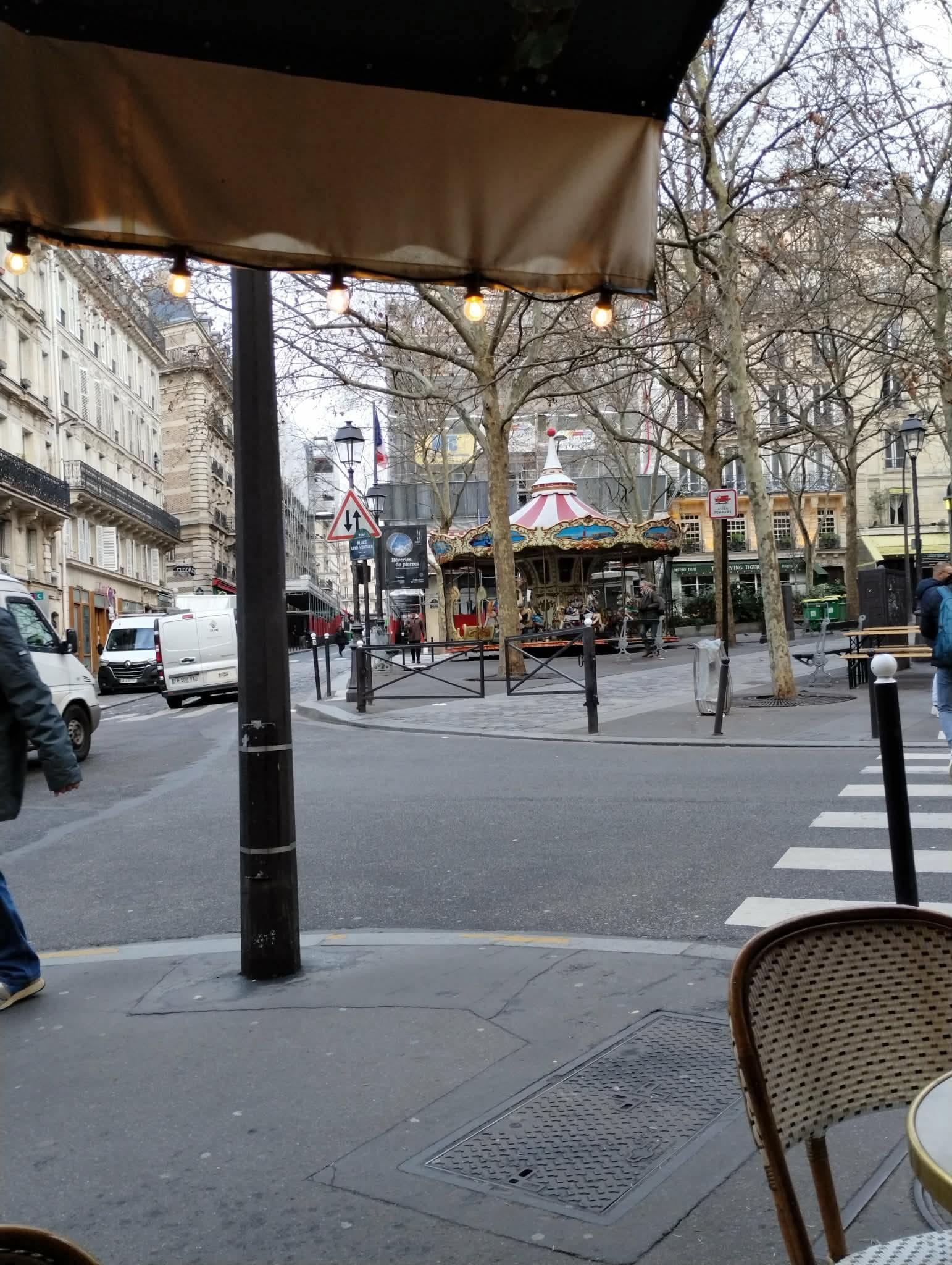 Carousel at the end of Rue Condorcet