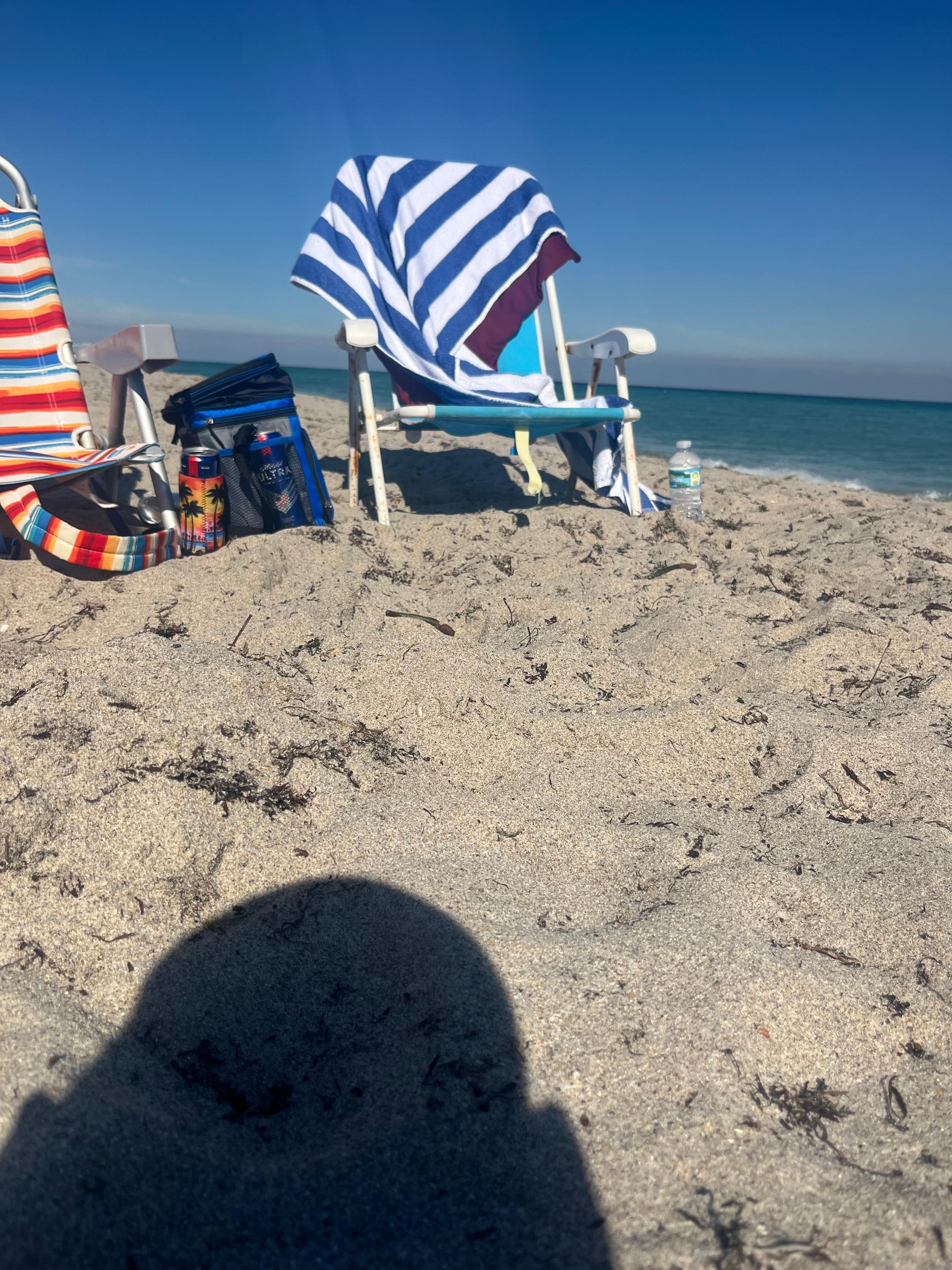 Beach chairs and towels supplied by Hosts were great to have!