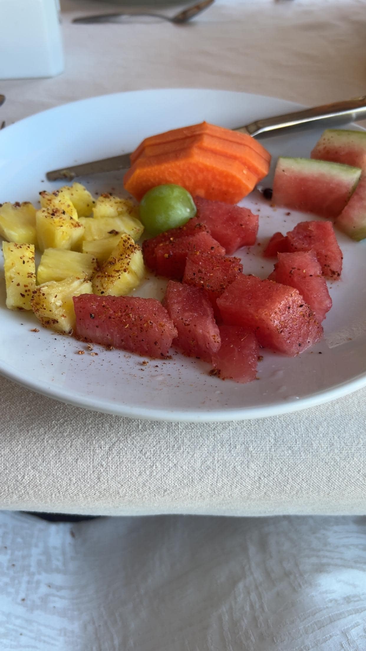 Breakfast fruit plate 