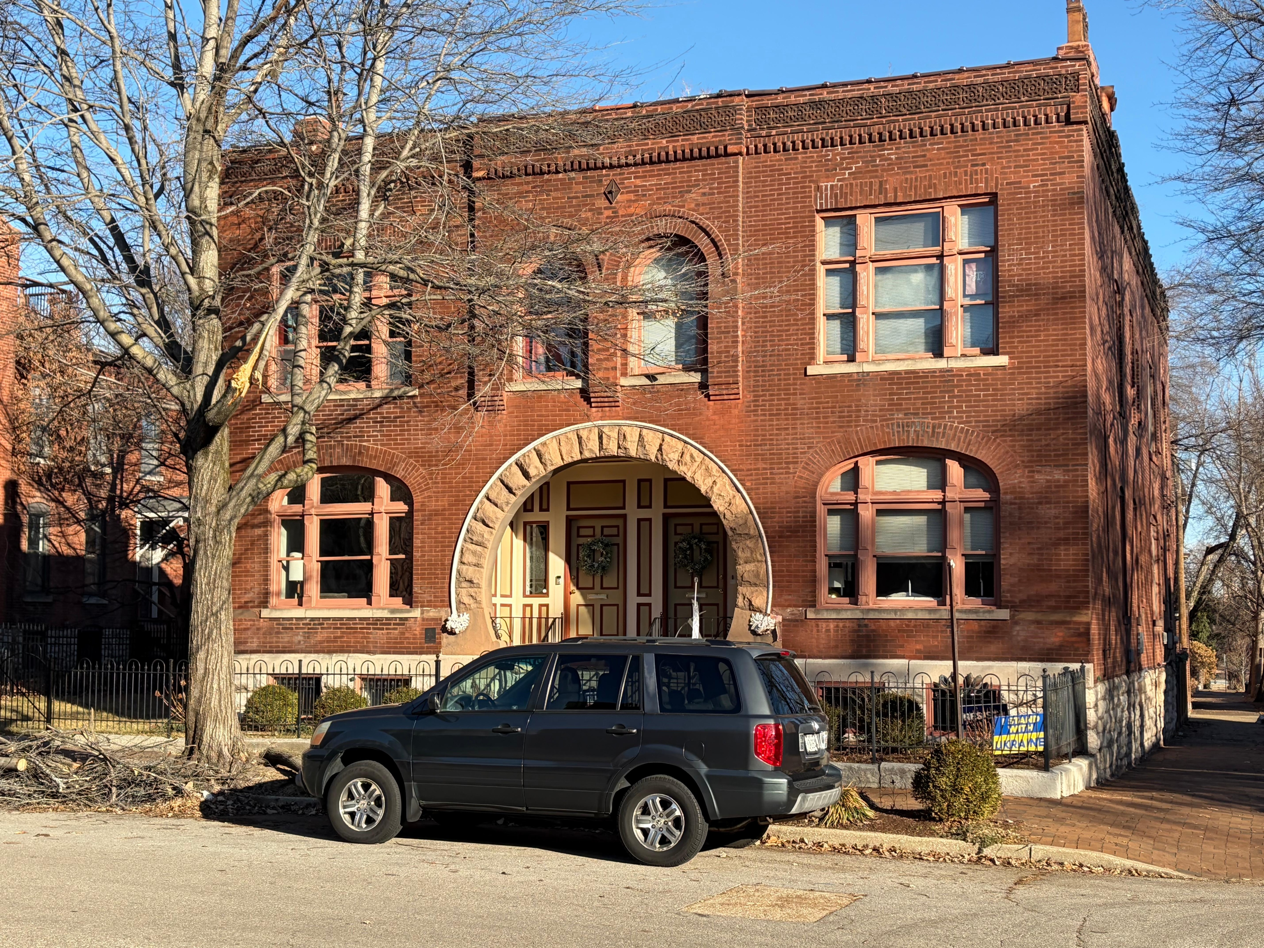 Classic architecture in neighborhood. 