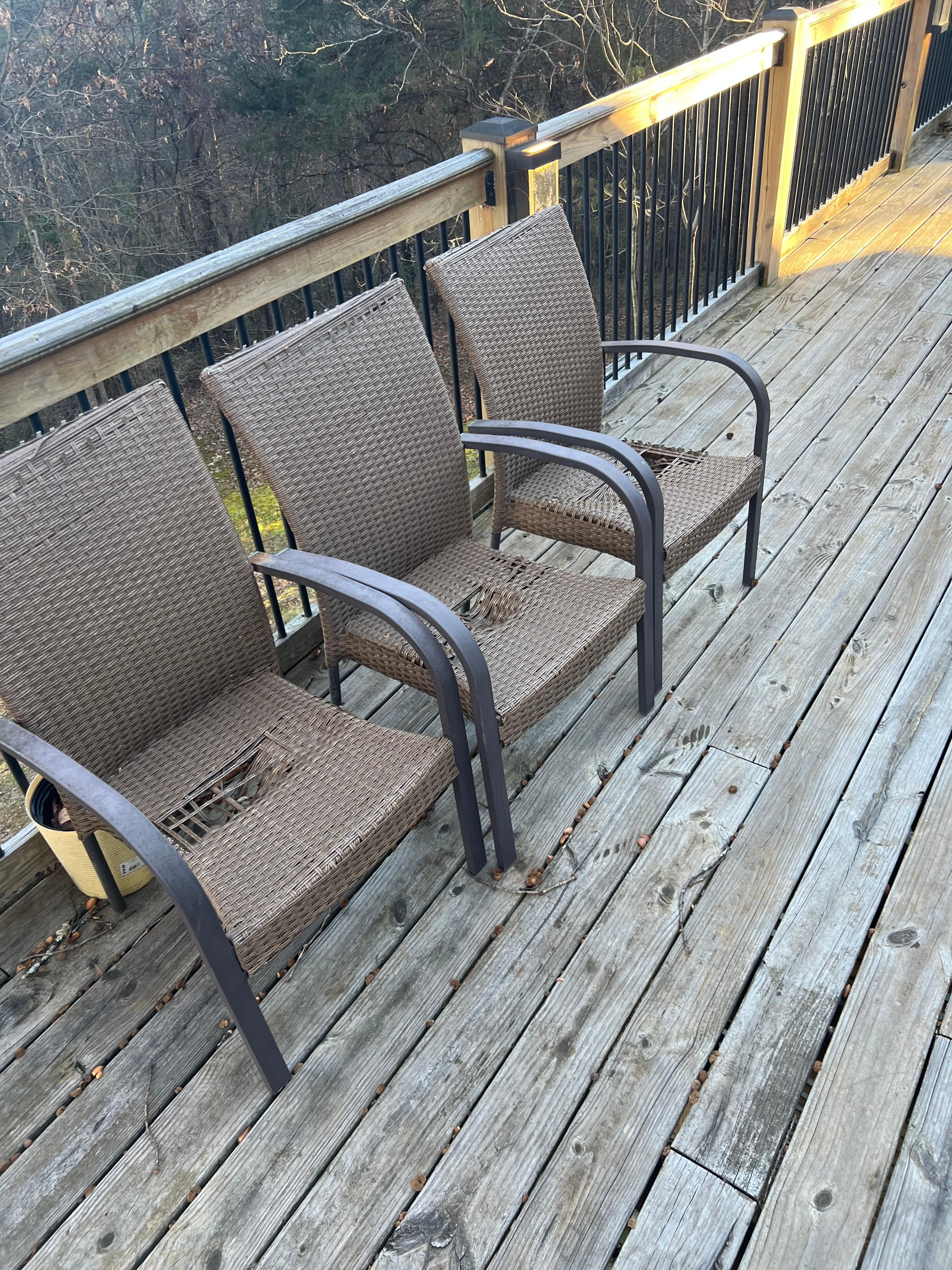 Broken unusable outside chairs 