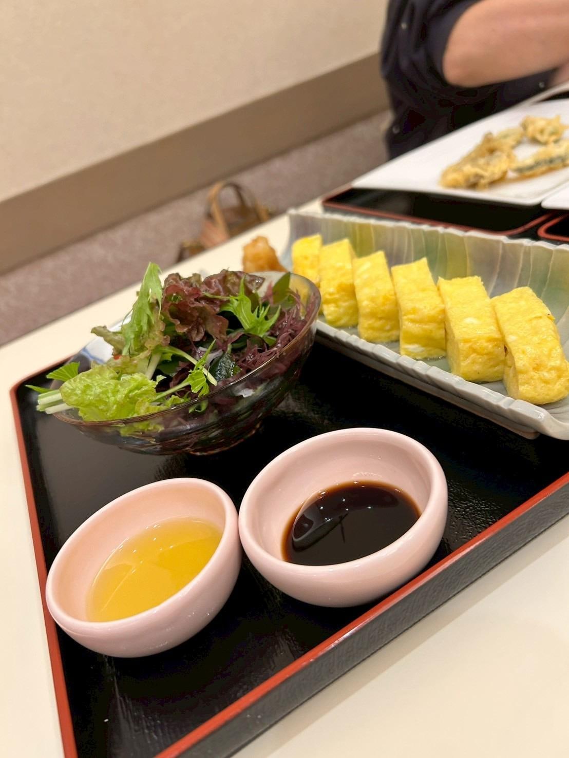 卵焼きとサラダ美味しかった