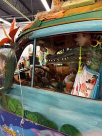 Art bizarre at Apricot and Lime