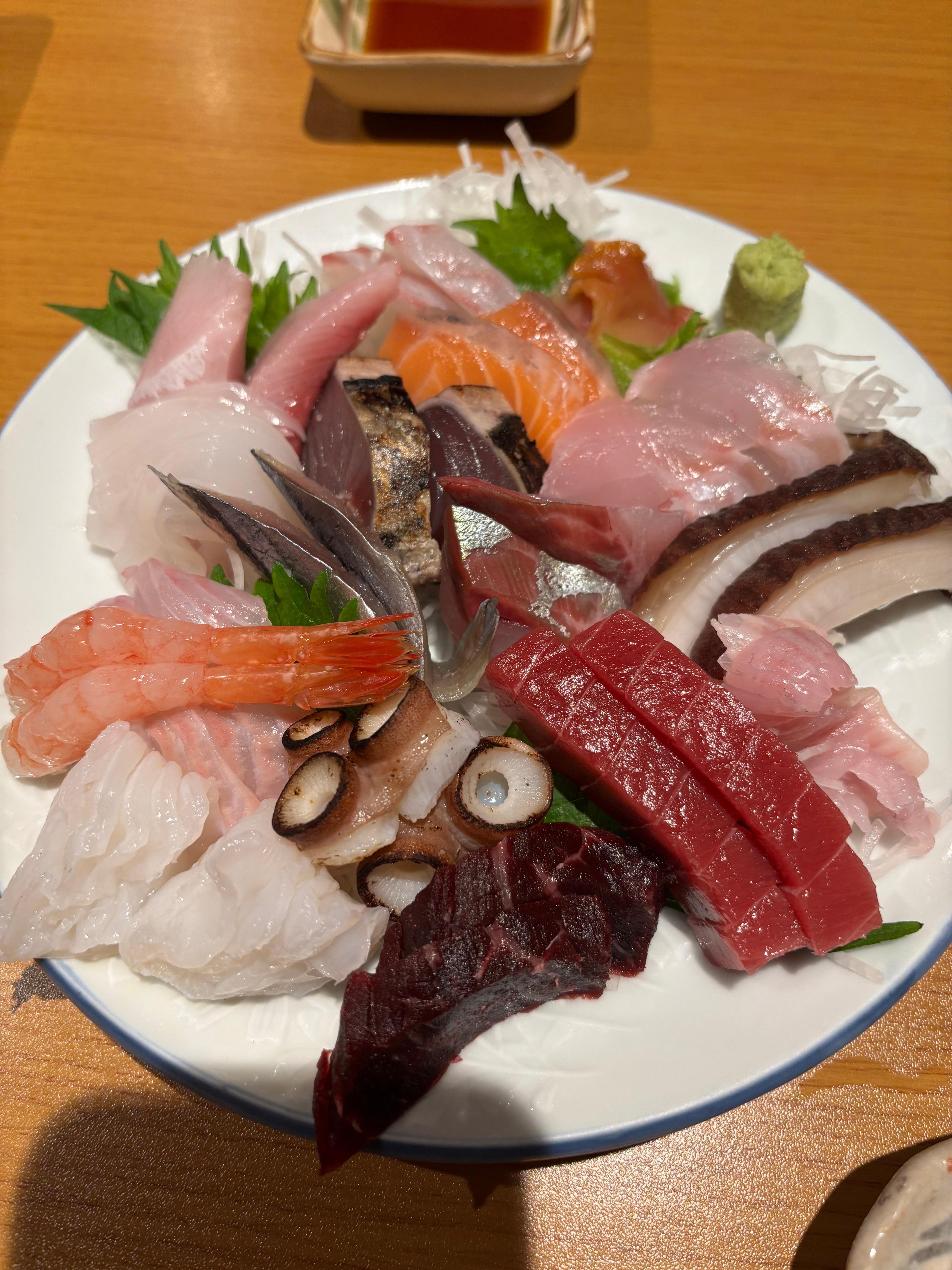 歩いて3分の所で食事し ました。