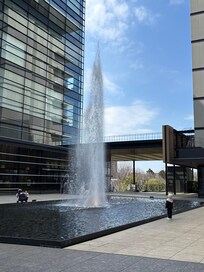 Adjacent fountain