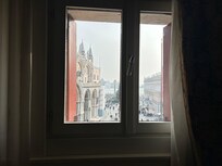 窓からはサンマルコ広場が望めます。