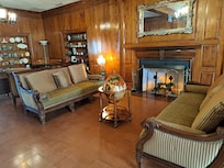 foyer also nice, but the rooms ...