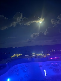 Hot tub was great with great views!