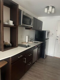 The suite had a nice kitchen 👍