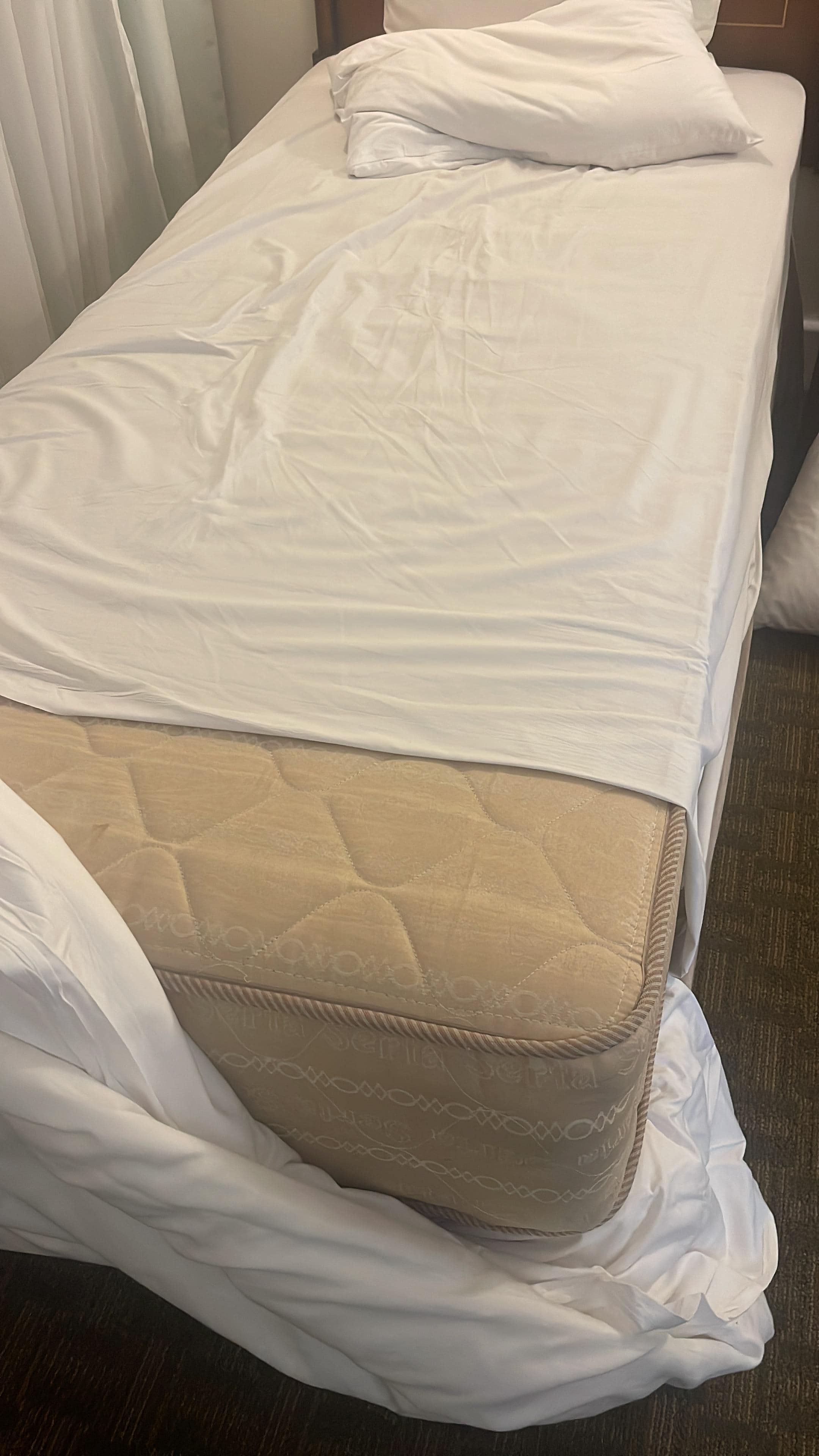 Lençol de baixo menor que a cama 