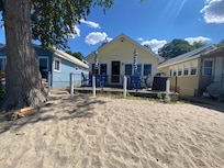 Cozy cottages on the beach