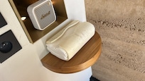 Enceinte pour mettre u. Petit fond musicale