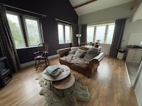 Beautifully appointed inside and very cosy even when it got a bit chilly outside!